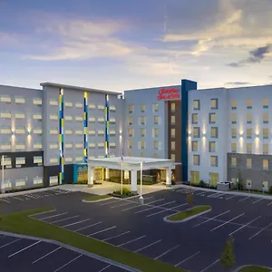 *** Hotel Tru By Hilton Airport Pointe USA