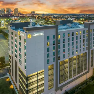 *** Hotel La Quinta & By Wyndham Downtown Stadium USA