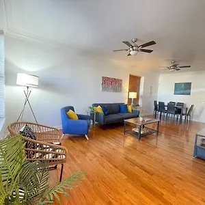  Holiday home Trendy 3br Tiffany Retreat