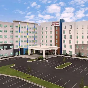 *** Hotel Hampton & Airport Pointe USA